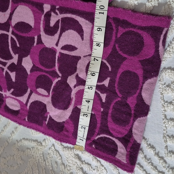 Coach 100 % Merino Wool Purple Patterned Women's Scarf - Picture 8 of 9